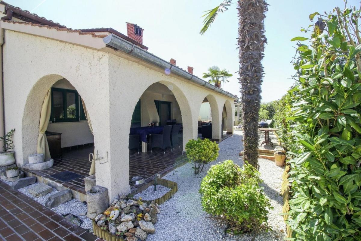 Casa Parenzana In Porec - Haus Fuer 7-9 Personen Luaran gambar